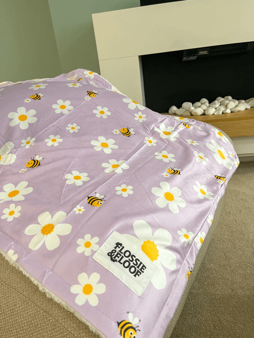 "Cute As Can Bee 2.0" Dog Blanket – by Flossie & Floof